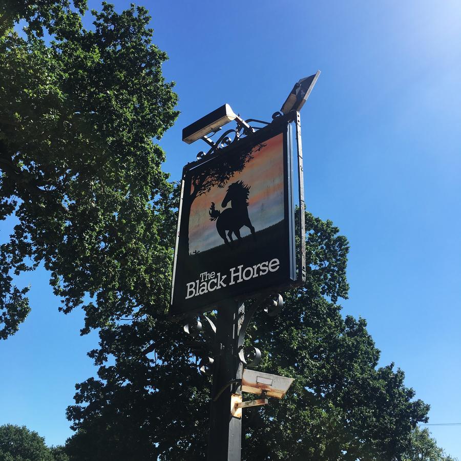 The Black Horse At Ireland Shefford Dış mekan fotoğraf
